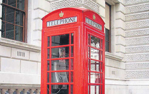 <p>Teléfono.Un ejemplo de las típicas cabinas del Reino Unido.</p>