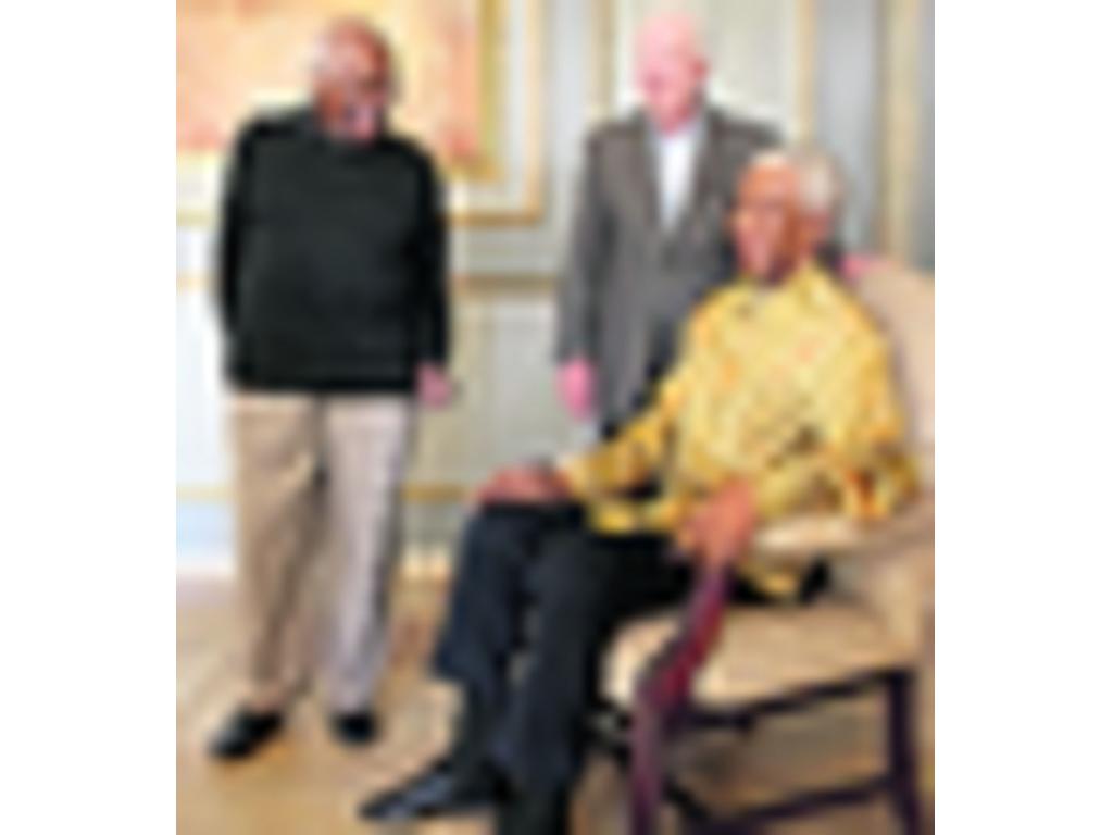 2007 Jimmy Carter. El exmandatario estadounidense junto a familiares y amigos celebraron el cumpleaños 89 del expresidente Mandela.