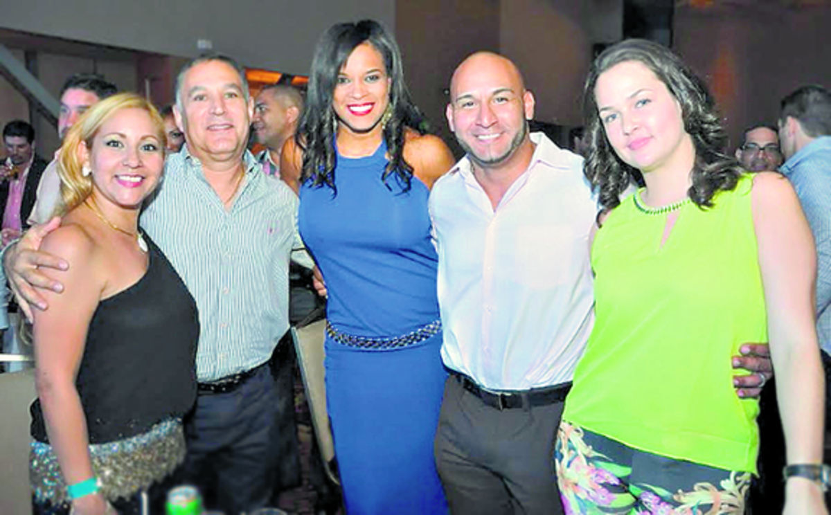 5. Tatiana de Ramírez, Carlos Ramírez, Gloria Quintana, César y Sussel Niada.