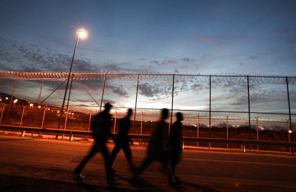 Inmigrantes retornan a su tierra. Foto/AP<br>