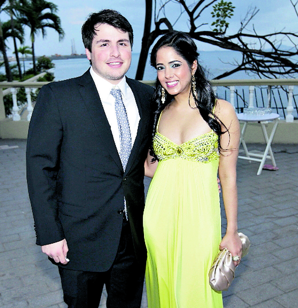 11. Derek Canavaggio y Haseen Vishindas.