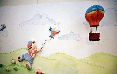 <p>Tema. Dele vida al cuarto relatando historias en la pared.</p>