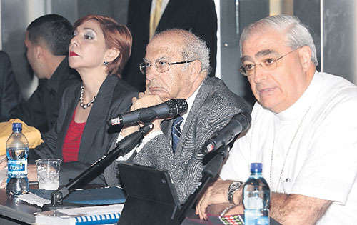 <p>Mirada. Los garantes esperan un pronto acuerdo.</p>
