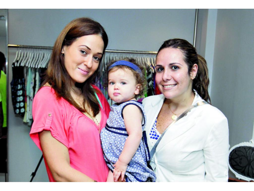 2. Susan Caunter, Rebeca Núñez y Anna Núñez.