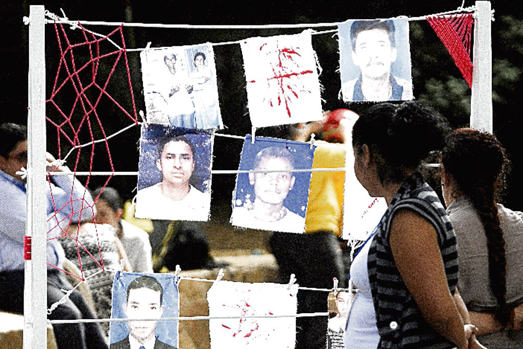 Historia. Recuerdan a las víctimas.(EFE)