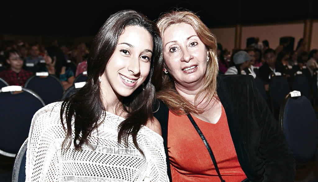 Paola Clement y Mary de Clement()