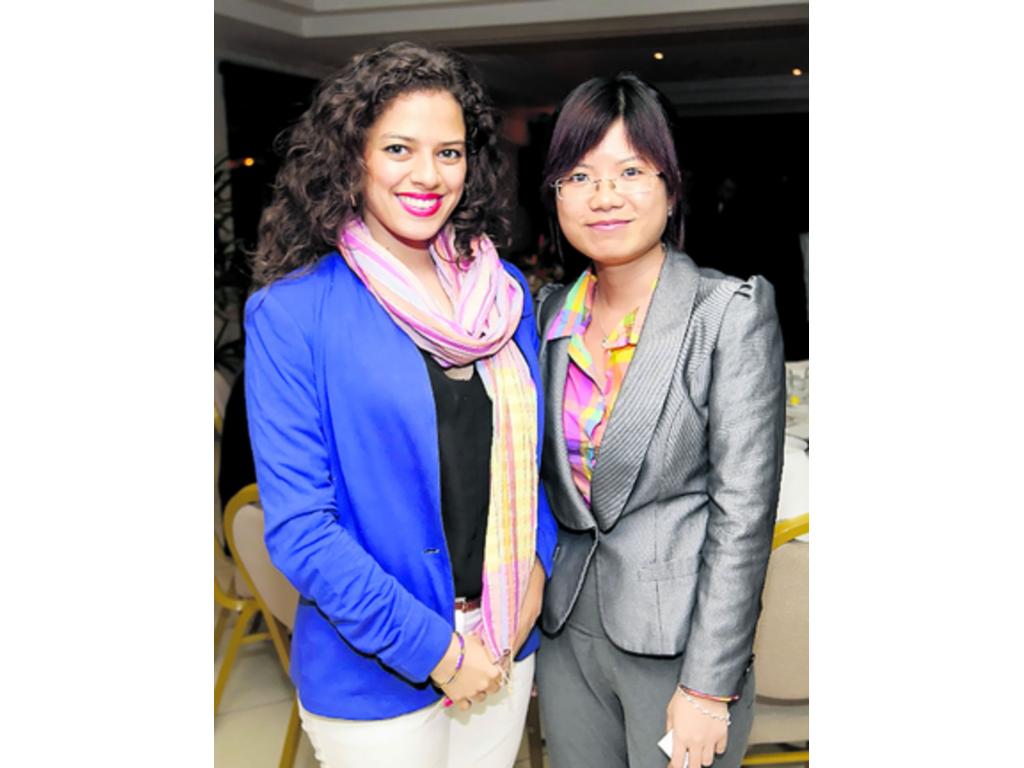 8. Haydee Villarreal y Hong Tran.