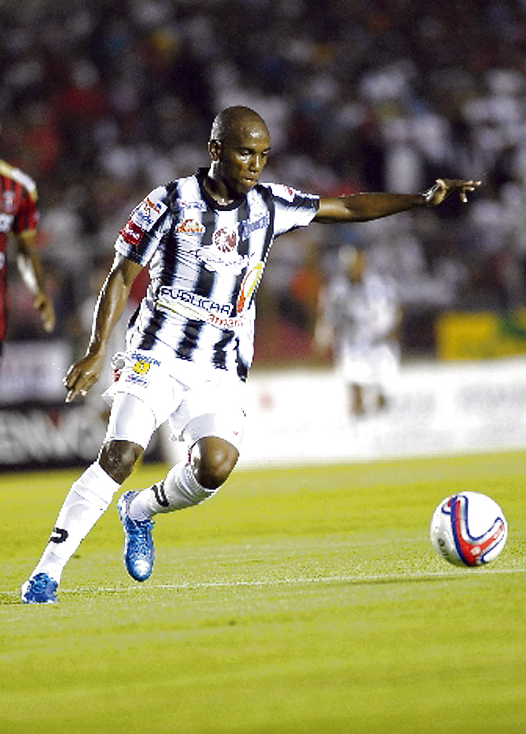 Juan Pérez fue expulsado.(Levi Cruz)
