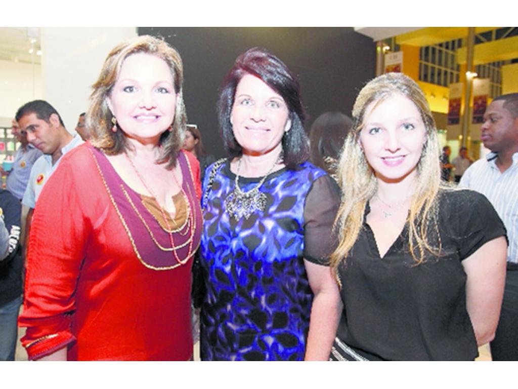 4. Tita de Orillac, Loyra de Arosemena y Teresita Orillac.