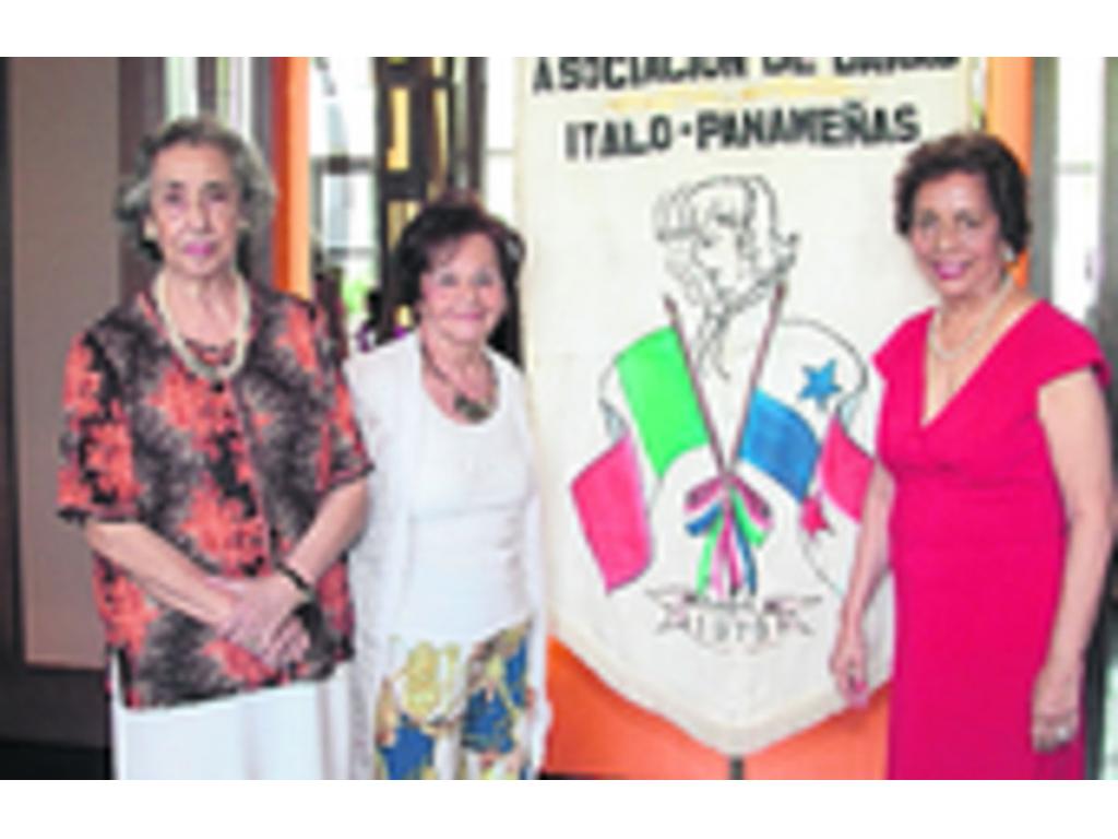 5. Corinna de León-Jones, Filena de Florio, Velia de Pia, Franca Sestagalli y Alba Rivas.