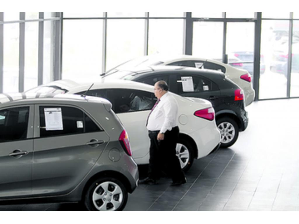 Entre los autos preferidos de los panameños figuran los sedanes.(Carlos Lemos)
