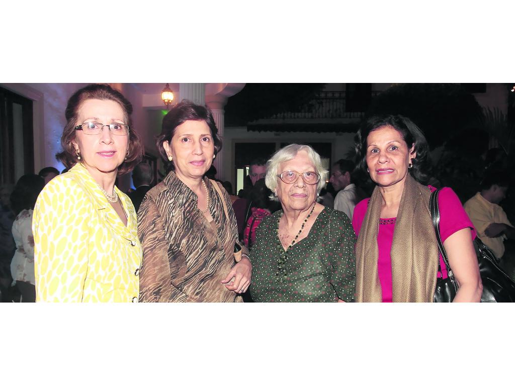 Mireya Sánchez, Marieta Sánchez de Villalaz, Olga Sánchez y Alicia de Sánchez.()