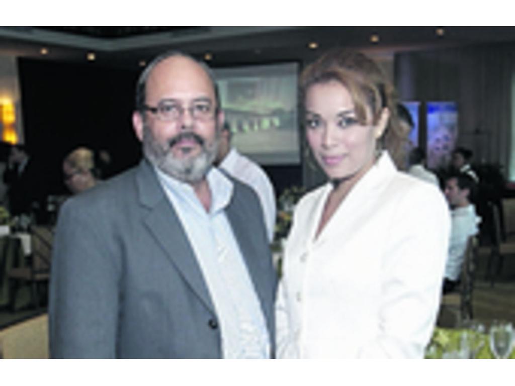 10. Moisés Espino y Anny Jordan.