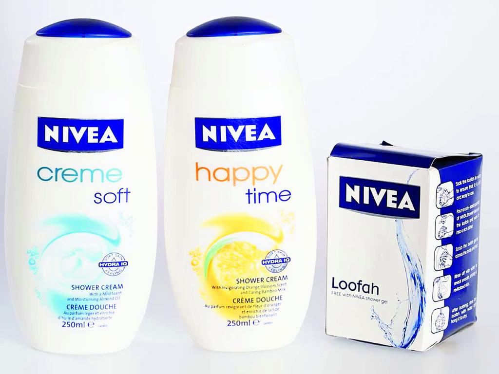 Con la Nivea Happy Time sentirás una sensación revitalizante. La misma cuenta con perfume de flores de naranja y 48 horas completas de protección antitranspirante. Con la Creme Soft y el Loofah sientes la piel más suave. ()