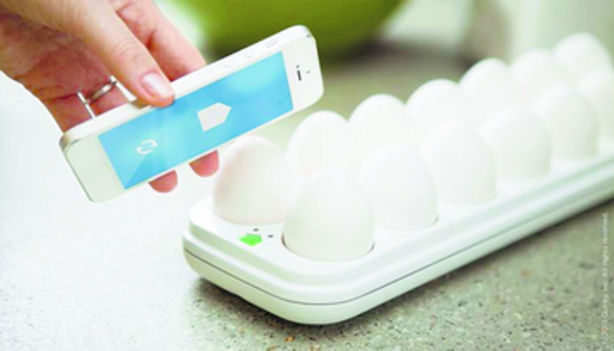 Egg Minder. Se trata de una aplicación que te avisa cuando la fecha de caducidad de los huevos que compraste está por llegar. Consiste en poner los huevos en una base que se puede sincronizar con tu dispositivo móvil para avisar cuando la frescura del pro