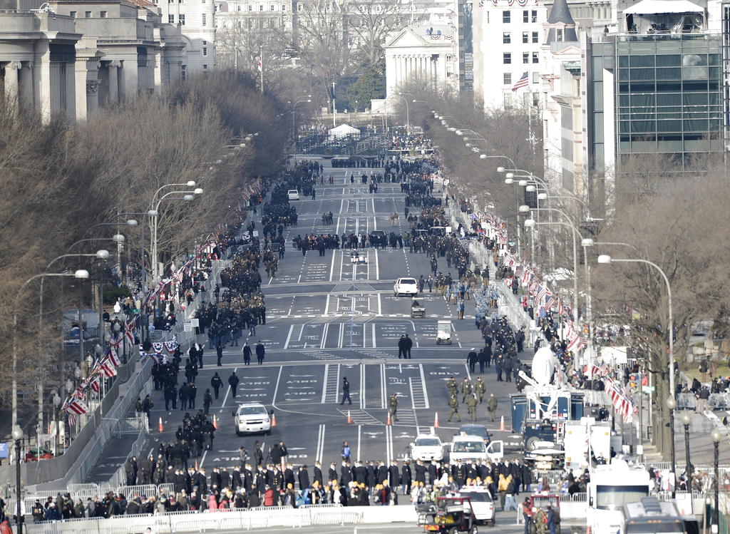 Vista general de la Avenida Pennsylvania horas antes del discurso inaugural del presidente estadounidense, Barack Obama. Foto/EFE<br>