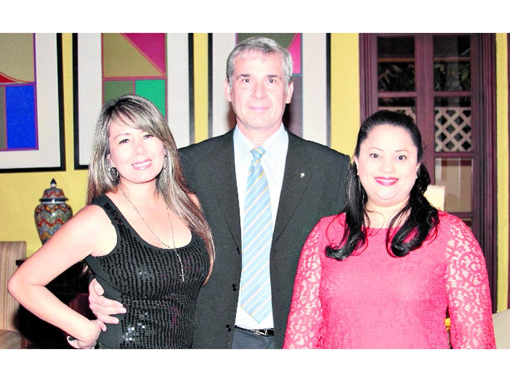 Elena Castro, Gerardo Fisher y Tatiana Rivas.()