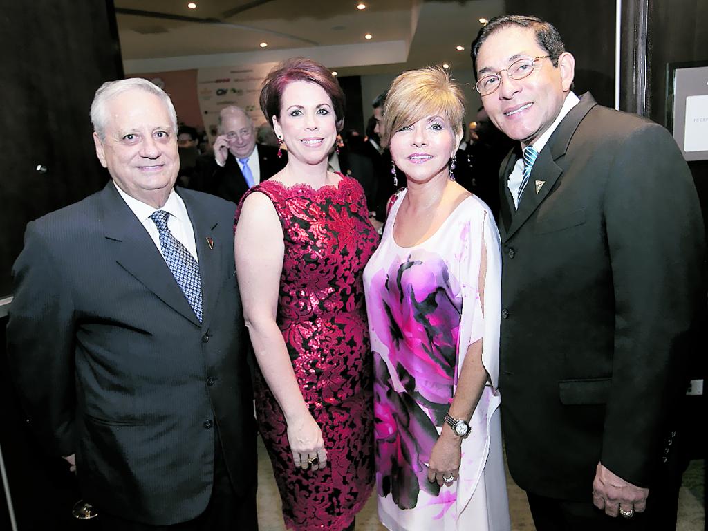 11. Francisco de Ycaza, Elisa de Gómez, Carmen Amada Pinzón y Juan Antonio Ledezma.()