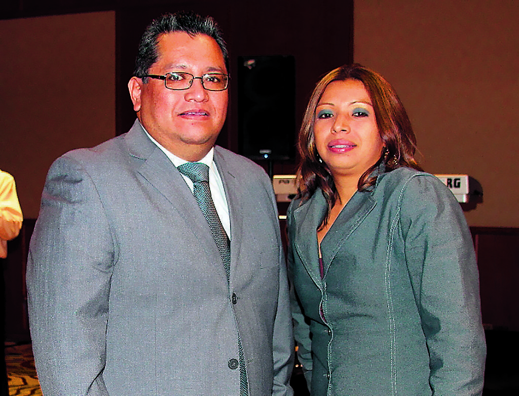 Roberto Ortega y Lourdes Montenegro.()