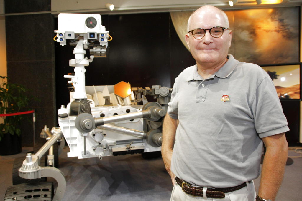 El hispano Arthur Amador, uno de los directores de la misión del Curiosity. Foto: EFE<br>