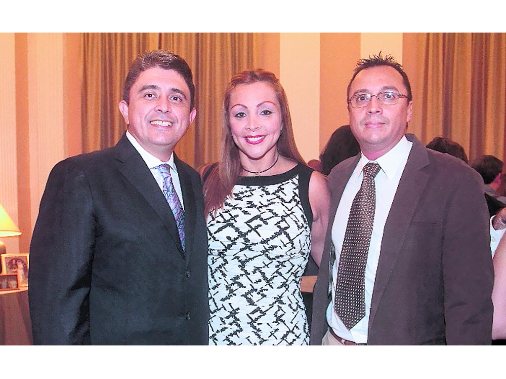 Ernesto Chávez, Mónica Vélez y Giovani Mahecha.()