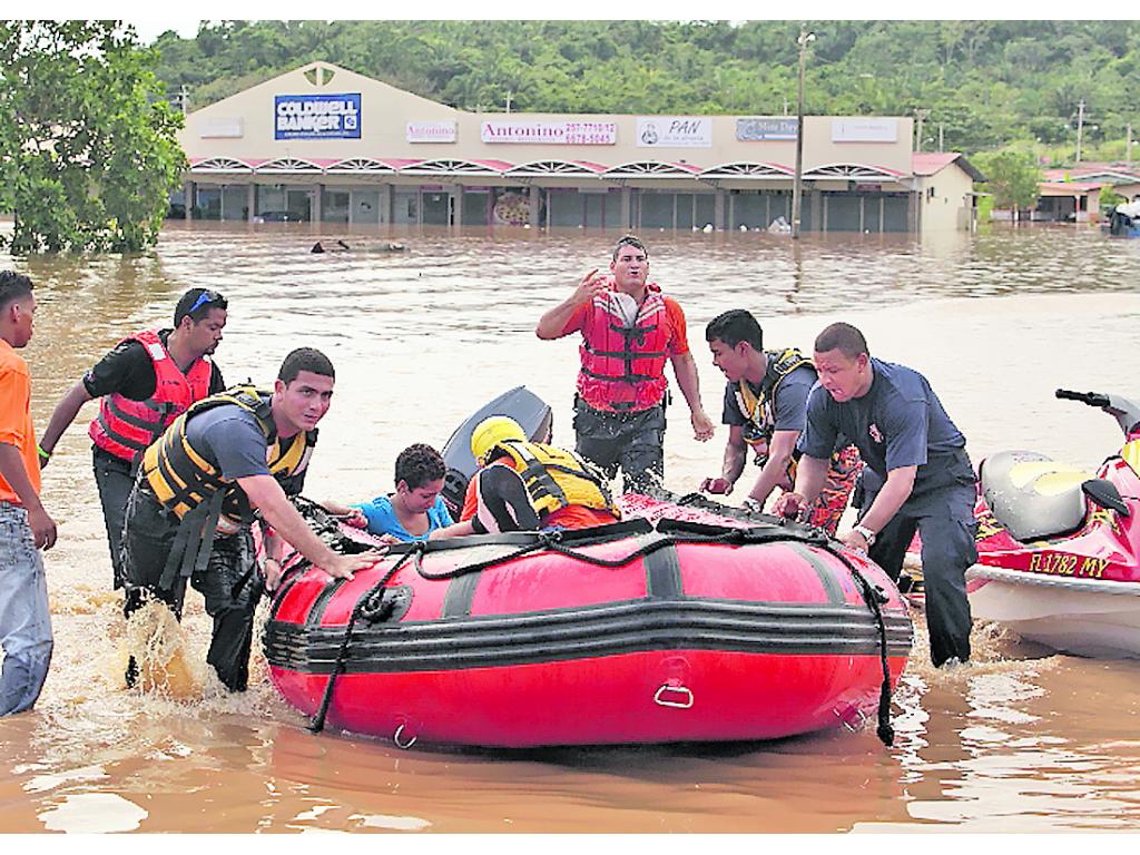 Rescate. Gran parte de los residentes fueron evacuados.(Carlos Lemos)