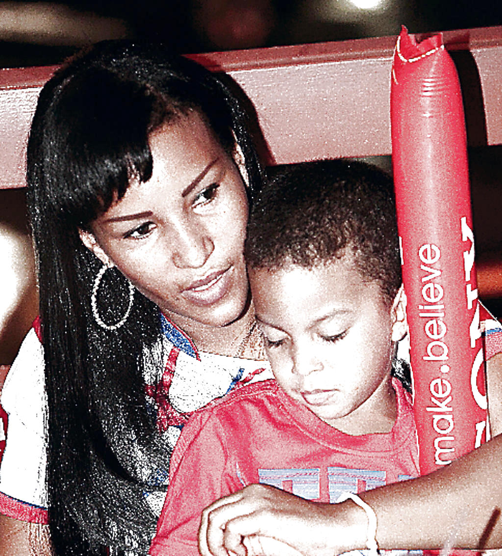 Cariño. Mamá e hijo disfrutando.(Anayansi Gamez)