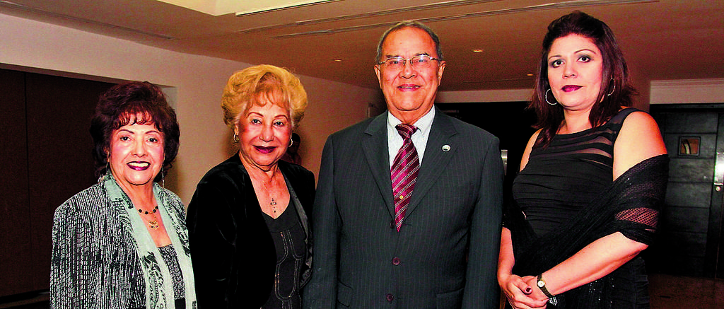 María del Carmen de Rueda, Norma Thrush, Pedro Rueda e Irma de Cucalón.()