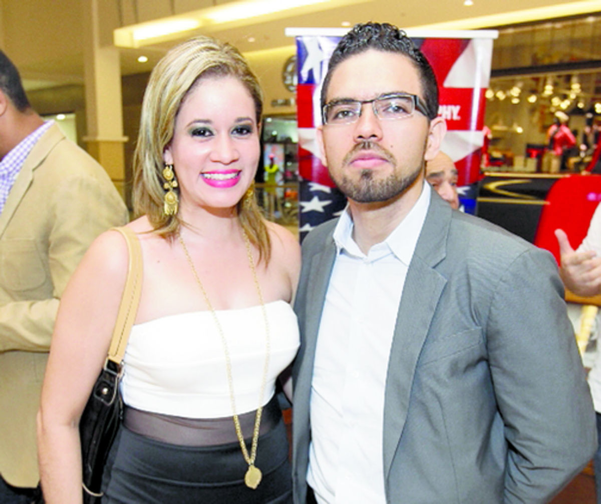 3. Eric Arturo Del Valle y Lydia de Del Valle.