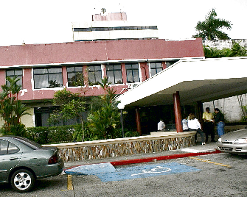 El Consejo Académico de la Universidad de Panamá decidió suspender por tres años a dos estudiantes y por un semestre a otros cuatro, por participar de los disturbios del viernes 25 de mayo.()