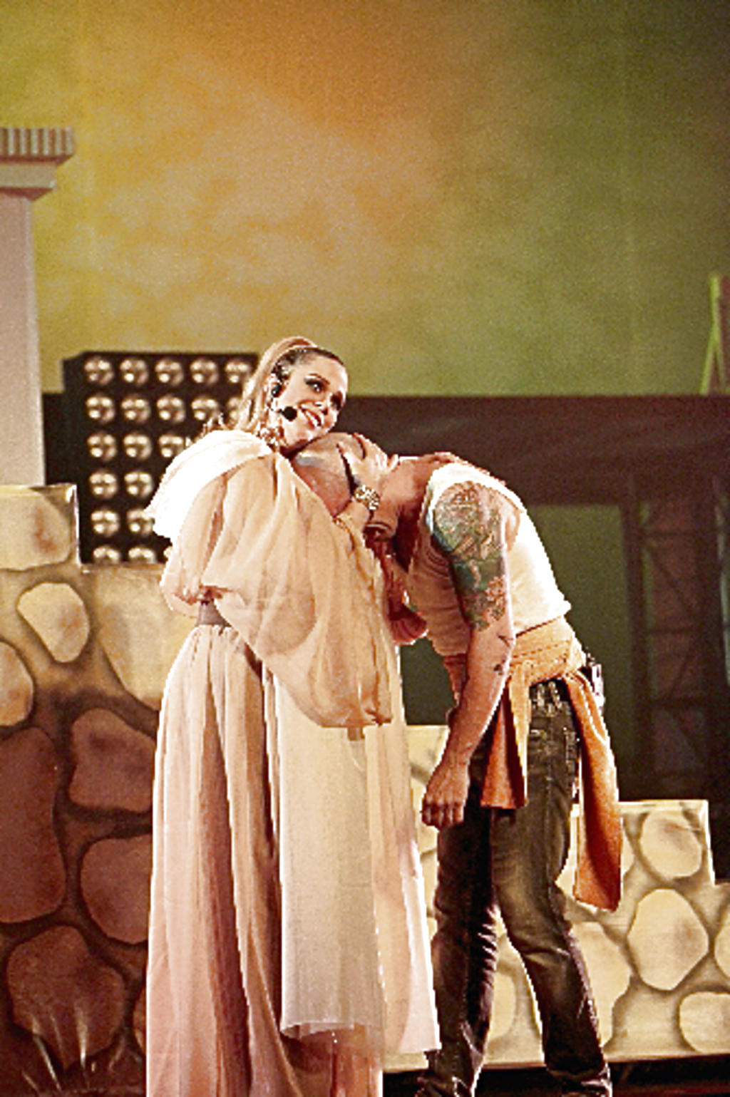 Mónica aconsejó a Agustín.(Abel Rodríguez.)