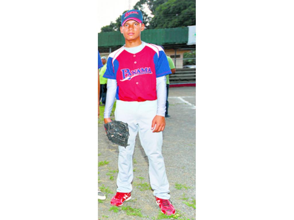 Daniel Fernández forma parte de la columna vertebral de la novena de Coclé, tanto a la ofensiva como en el cuerpo de abridores. (Anayansi Gamez)