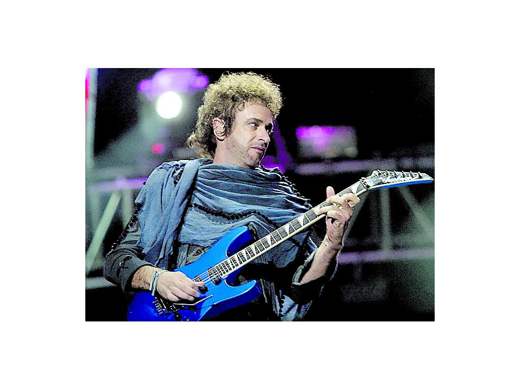 Cerati. Recibe mucho ánimo por parte de sus fanáticos.()