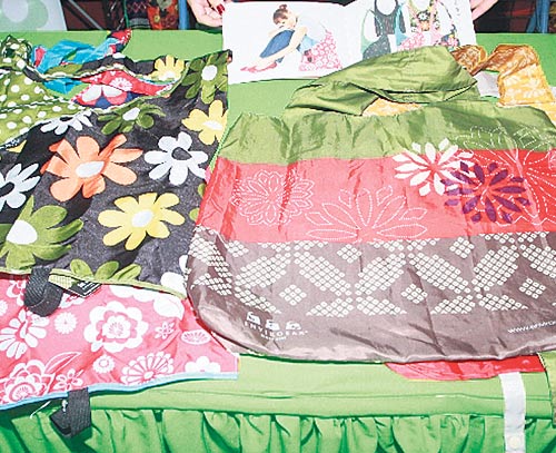 <p>Bolsos. En la feria pudimos ver diversos artículos.</p>