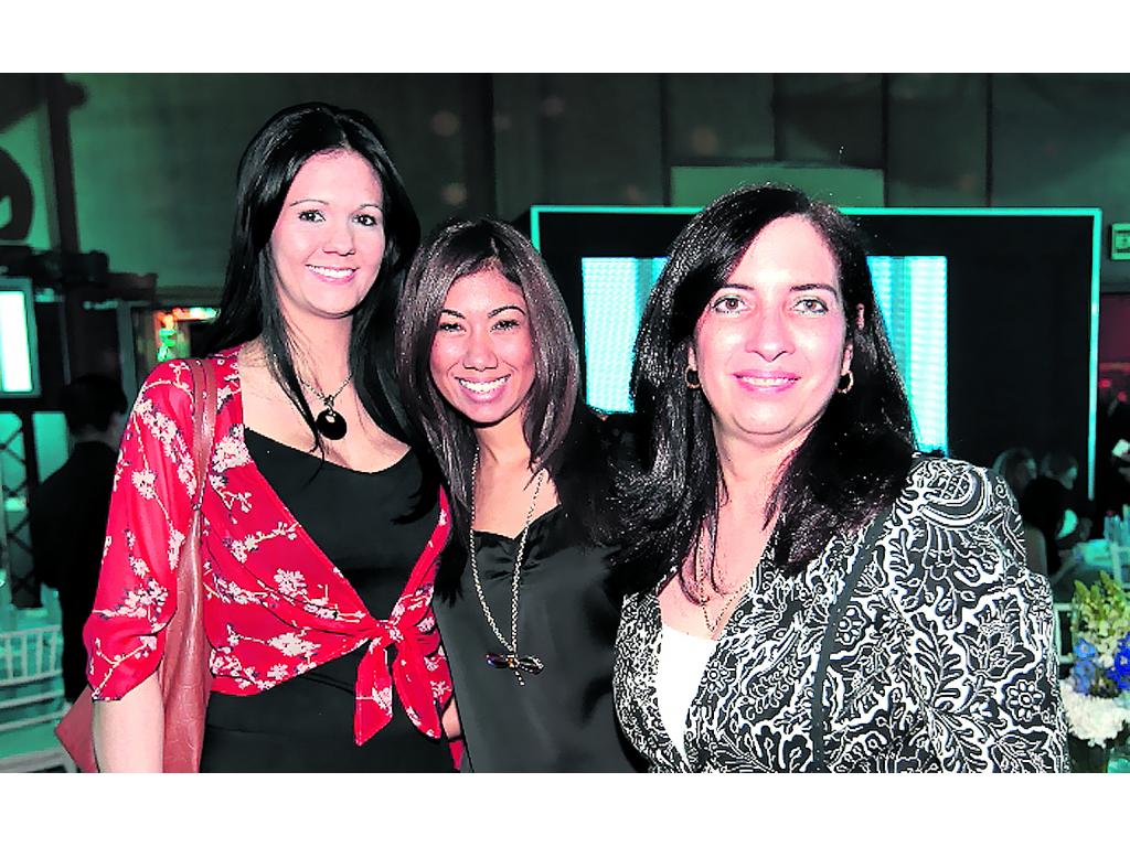 Jovanna Castro, Jeniffer Toscano e Ivette de Delgado.()