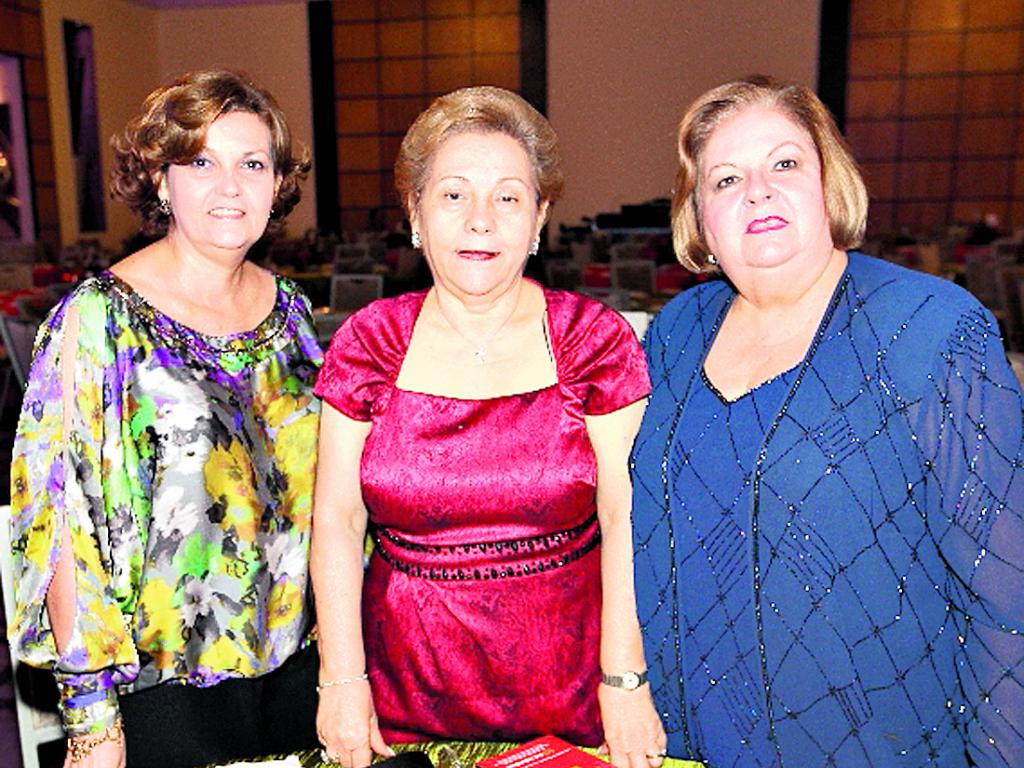 Flory de Villaverde, Rosalía de Richa y Martha de Wright.()