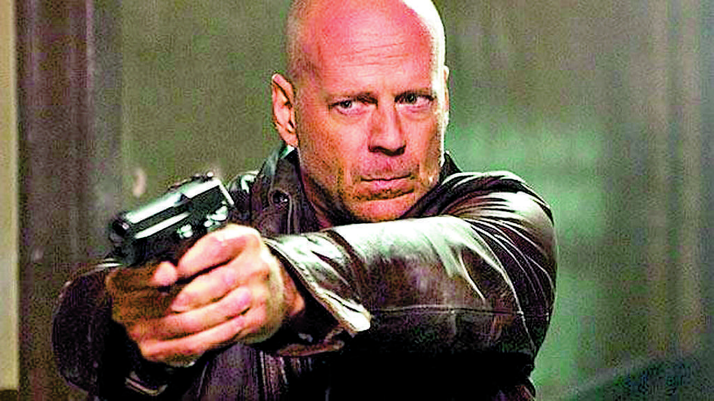 John McLane volverá a meterse en líos en esta quinta entrega. John Moore (Max Payne) será el encargado de dirigir las aventuras del emblemático personaje.