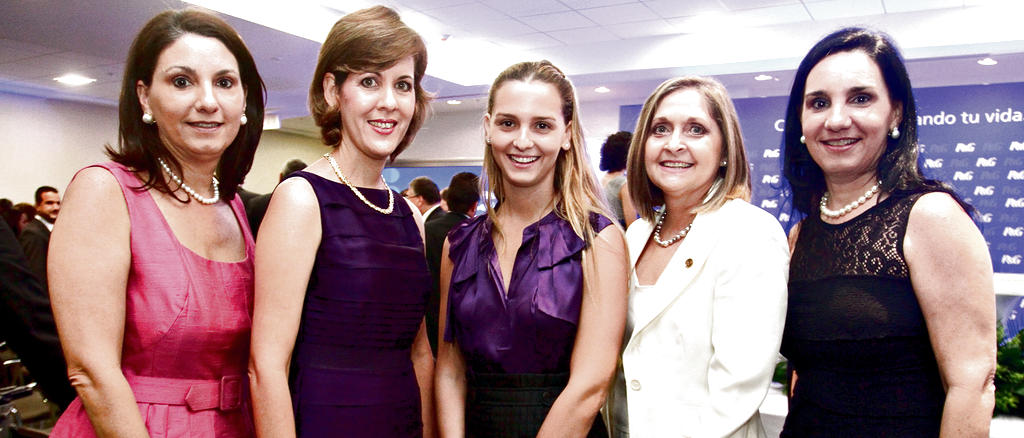 Daphne Humbert, Ana María Flores, Joanna Boyd, Dora de Maduro y Kiki de Boyd.()