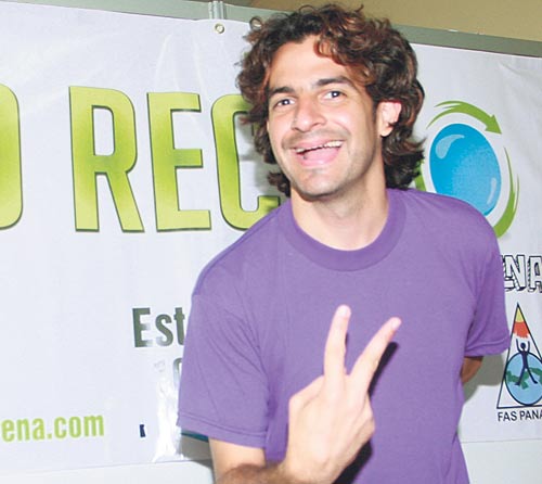 <p>Expositor. Robert Baum y su campaña, Gente cuida tu ambiente, no podía faltar.</p>