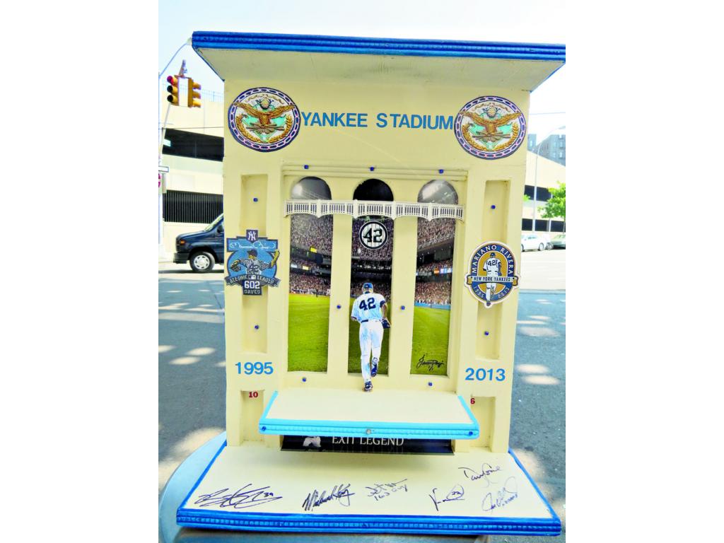 Esta es otra de las artesanías de Pagán y que exhibe en los alrededores del Yankee Stadium. (Carlos Castillo/Humberto Cornejo)