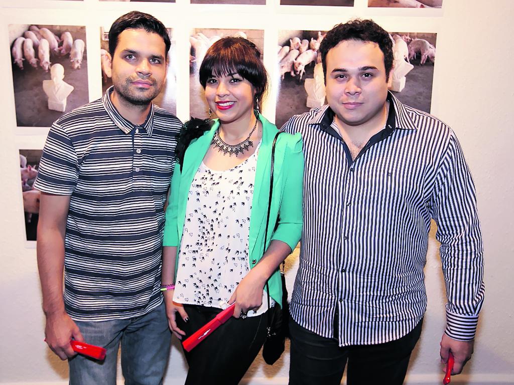 10. Carlos Romero, Yamileth Cubilla y César Mathews.()