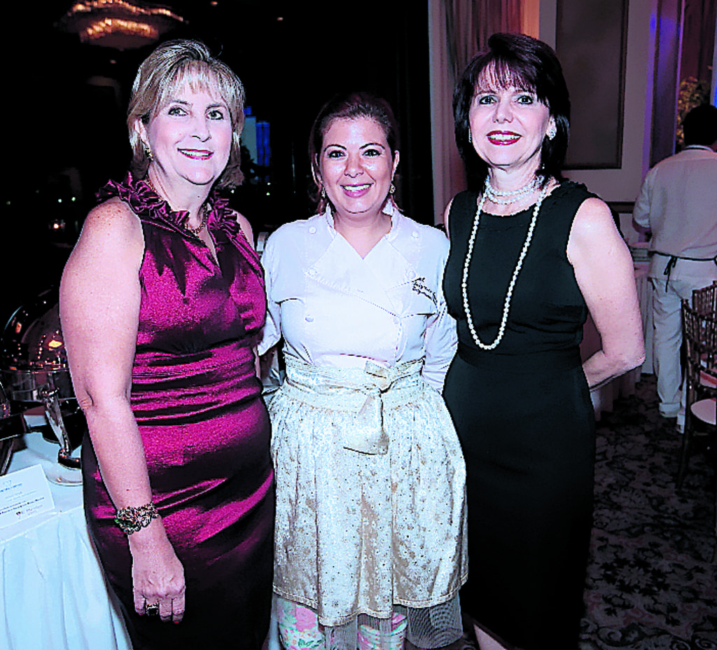 Tessy de Fernández, Delyanne Arjona y Michelle de Guizado.()