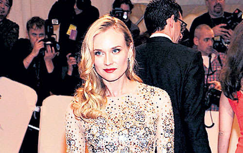 <p>Diane Kruger se enfundó en este Jason Wu para la gala del MET 2011. Desprendía sensualidad.</p>