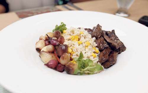 <p>Bistec encebollado.</p>