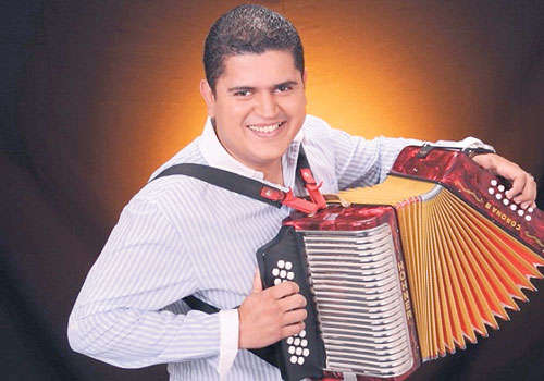 <p>Carrera. Isaac De León celebrará 11 años de vida musical.</p>