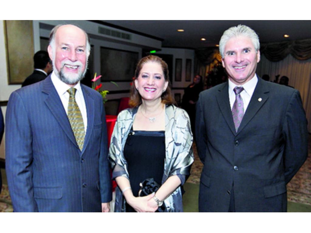 6. Cheryl Cohen y Rodrigo Rodríguez Cohen.