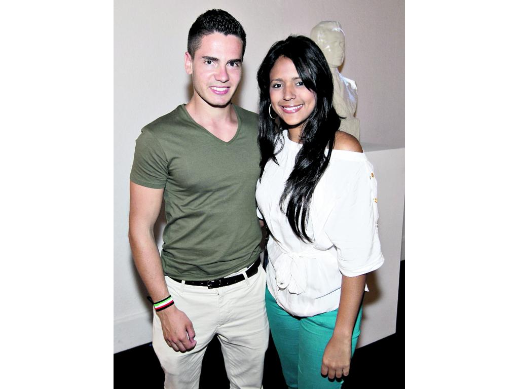 5. Alex Seghir y Celeste Flores. ()