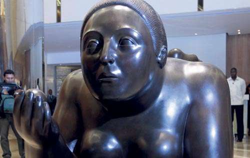 <p>Gorda. Detalles obesos.</p>
