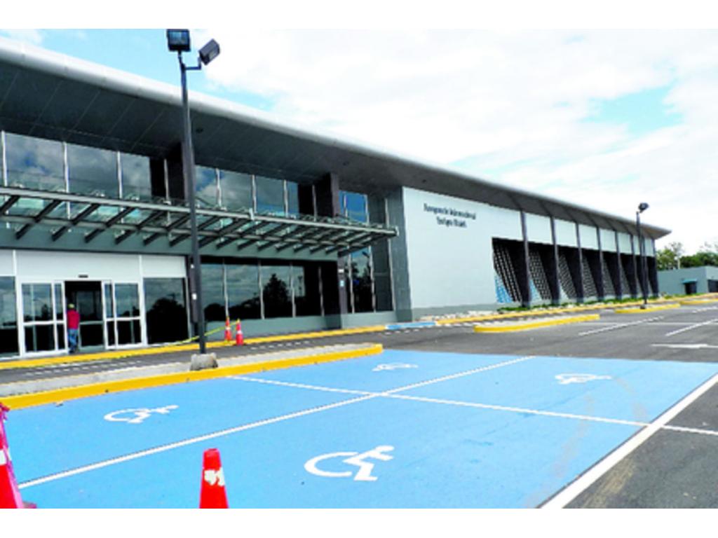 Desde hace unos meses la rehabilitación del aeropuerto está lista.(Archivo)