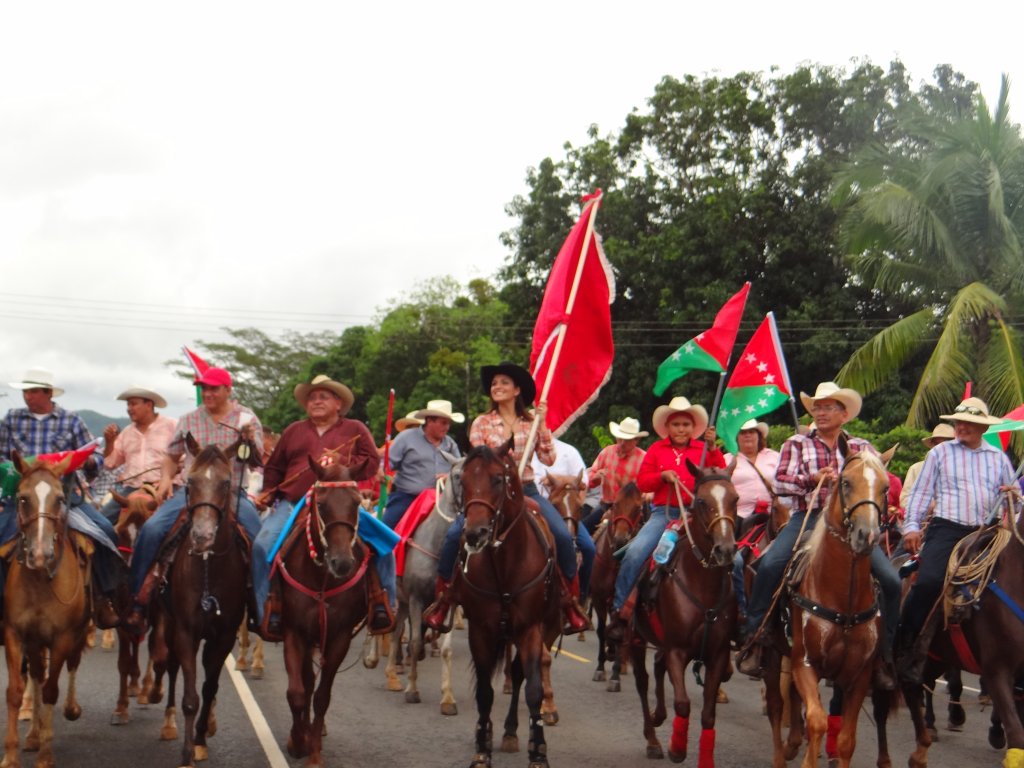 Tradicional cabalgata en las festividades de San Lorenzo en Chiriquí. Foto/Miguel Contreras<br>